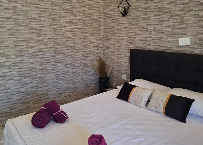 Efremias Place Appartamento